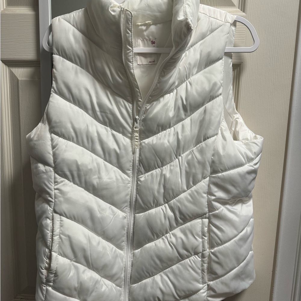 SO Women's White Puffer Vest